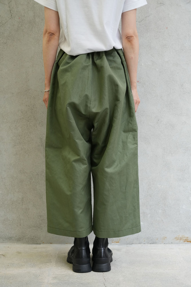
                  
                    コットンリネンイージーパンツ-KHAKI-
                  
                