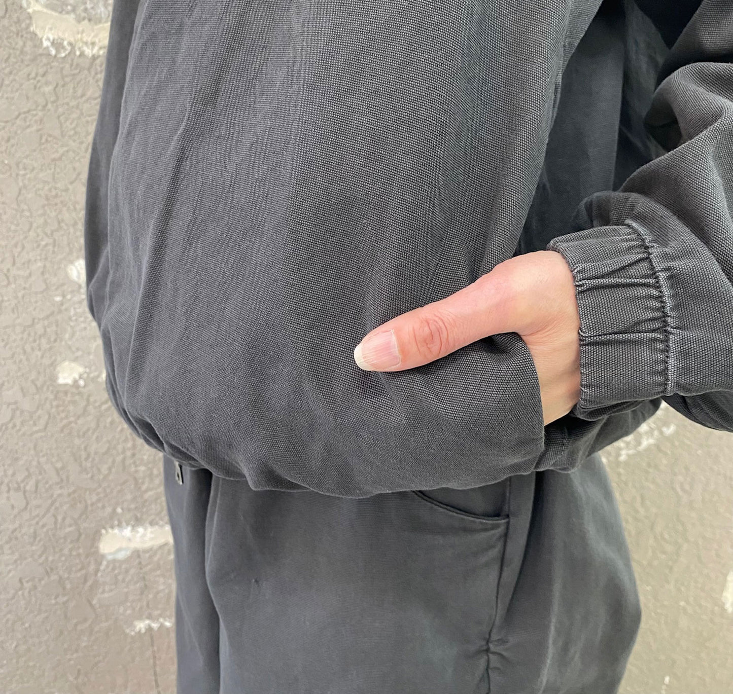 
                  
                    THIN CANVAS HOODED ZIPPER JACKET -BLACK-
                  
                