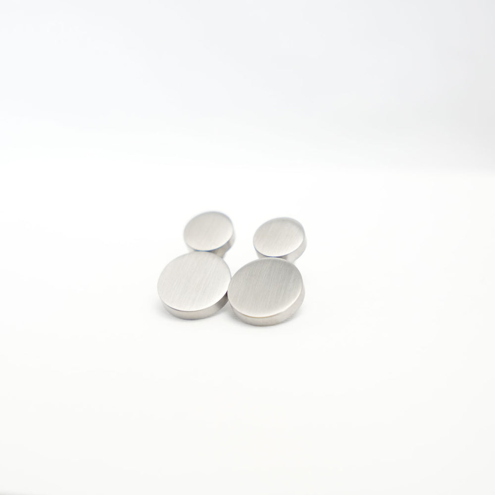 
                  
                    FLAT ROUND EARRINGS
                  
                