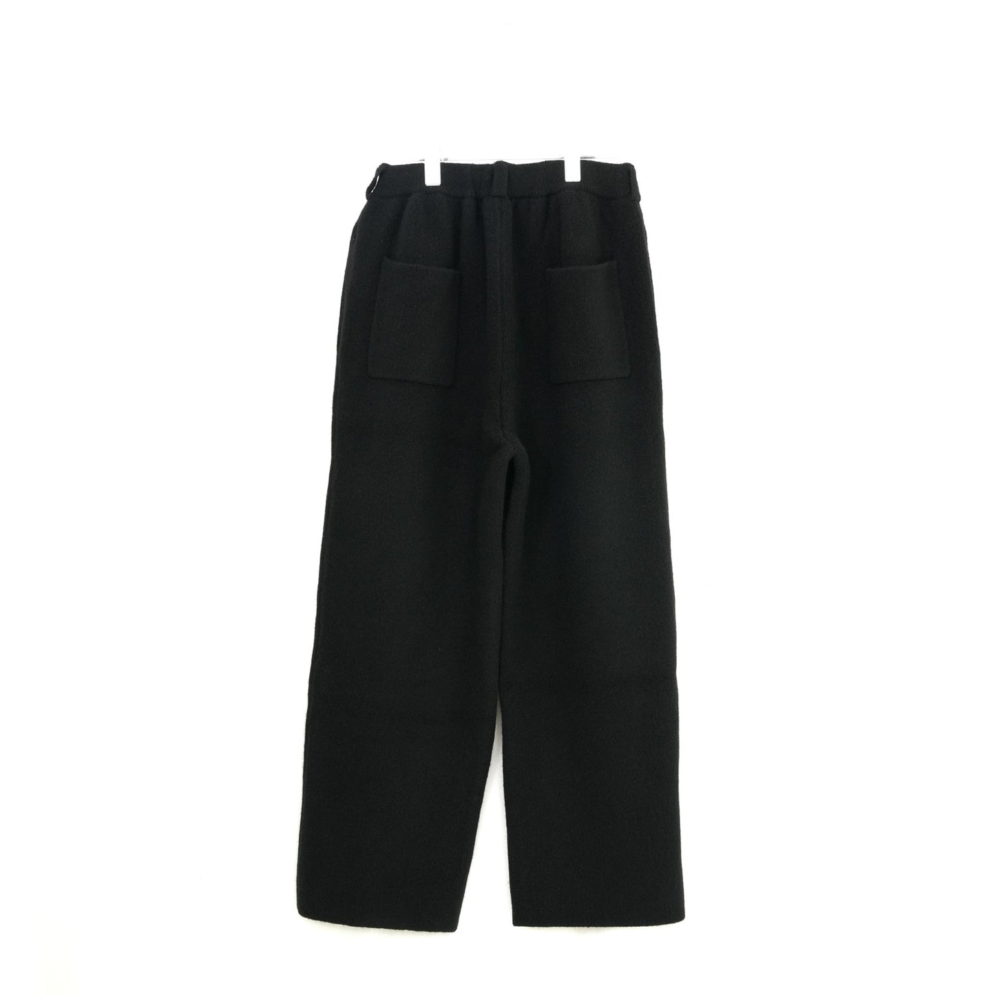 
                  
                    KNIT ESSENTIAL PANTS -BLACK-
                  
                