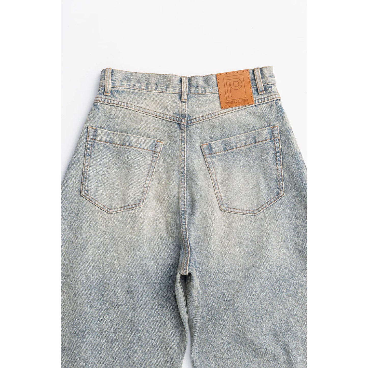 
                  
                    High-waisted Curved Denim-BLUE-
                  
                