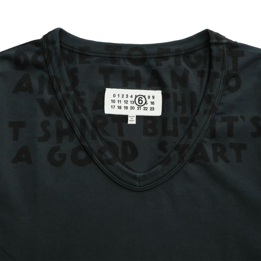
                  
                    Vネック SIDA TシャツーBLACK-
                  
                
