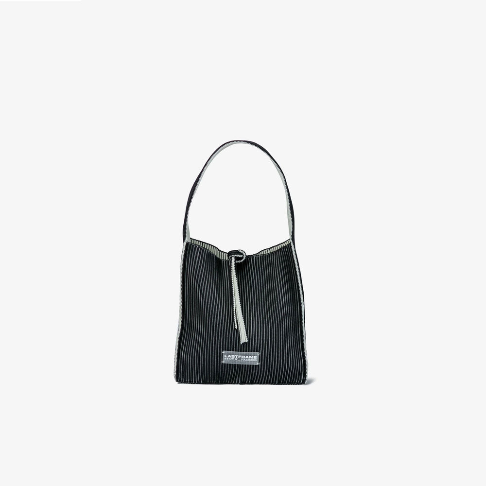 KASANE REVERSIBLE TASUKI TOTE SMALL -BLACK×IVORY-