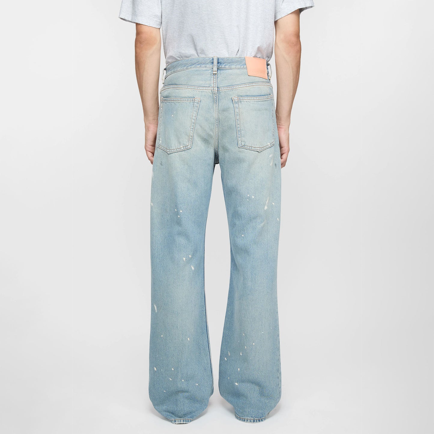 
                  
                    REGULAR FIT JEANS - 2021M
                  
                