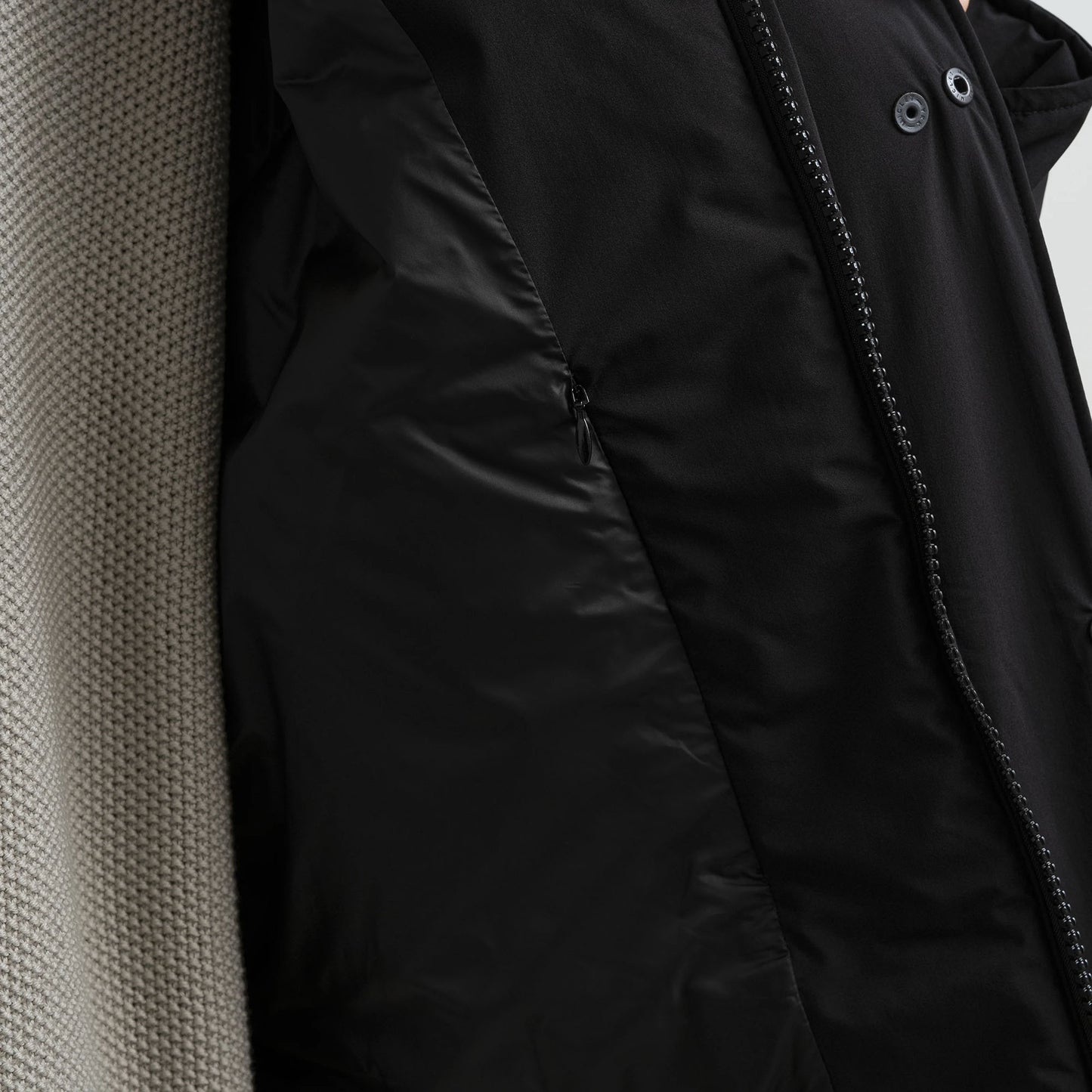 
                  
                    PERTEX® SHIELD INSULATED MILITARY PARKA
                  
                