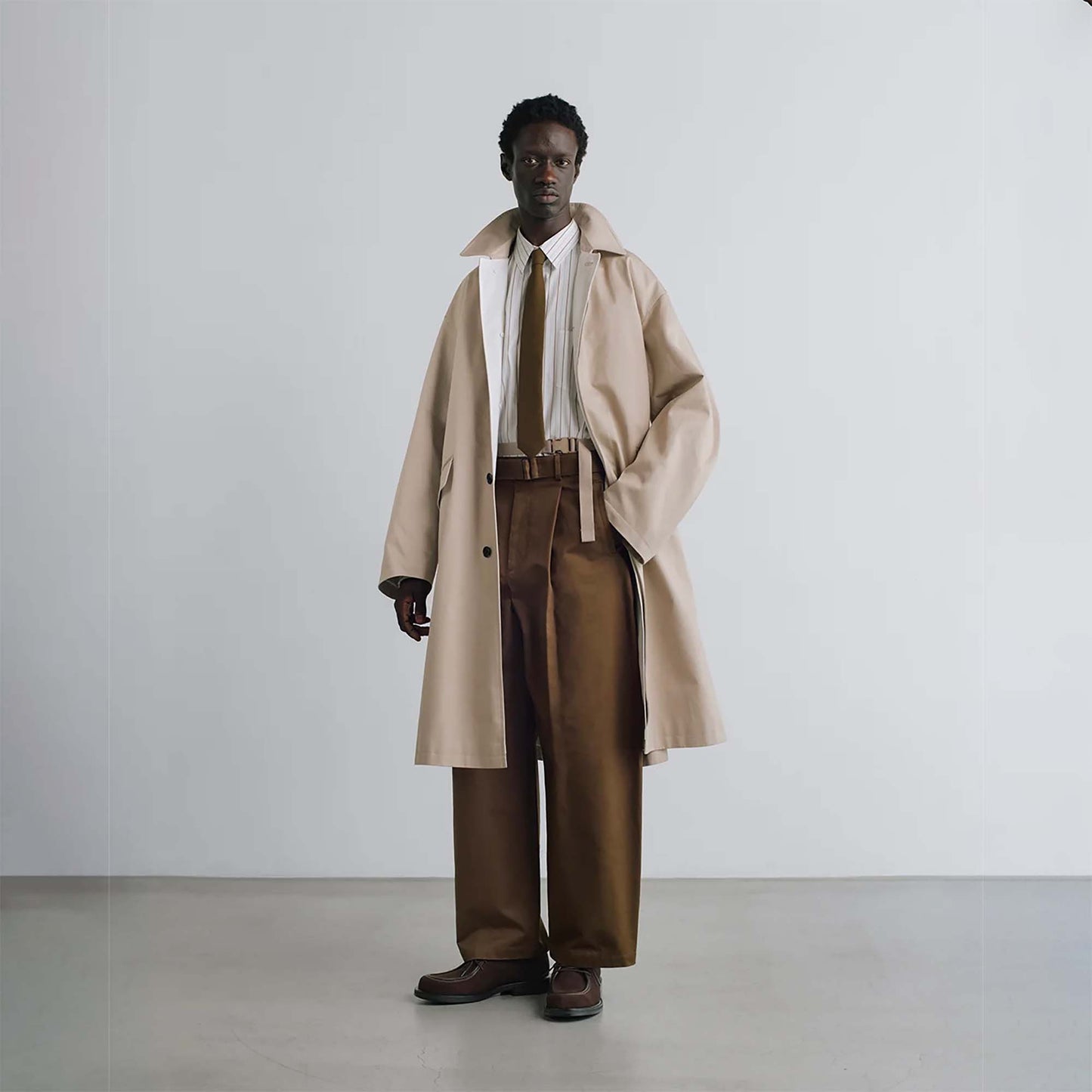 
                  
                    DRY WESTPOINT BARREL-FIT BELTED PANTS
                  
                
