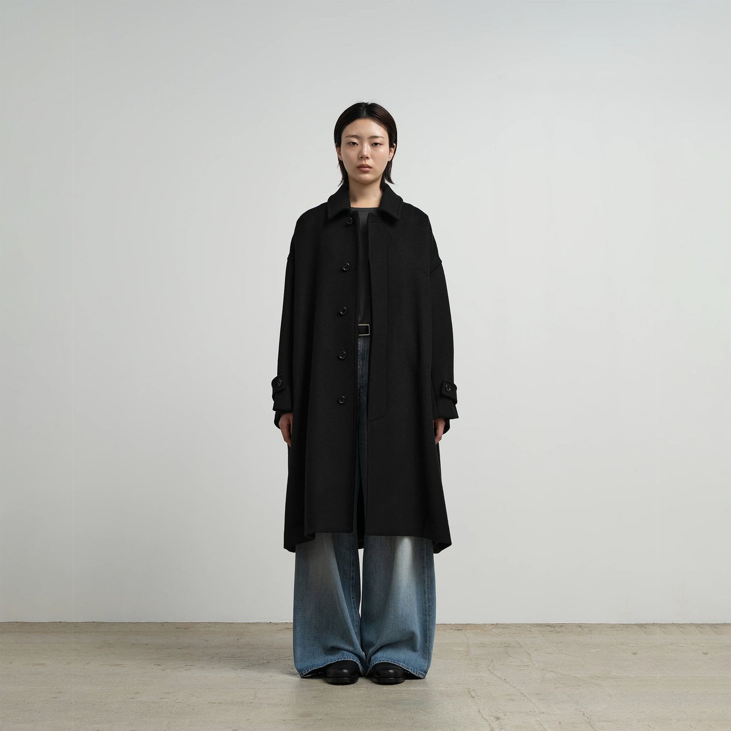 
                  
                    LIGHT MELTON OVERSIZED COAT
                  
                