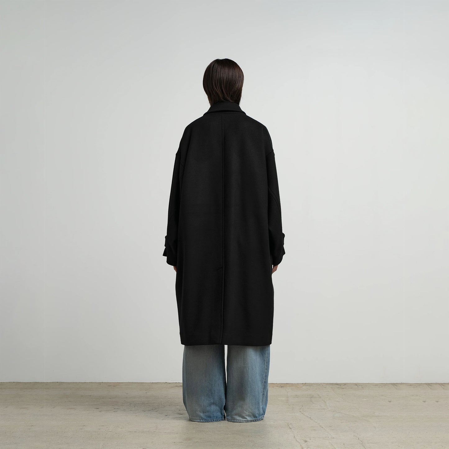 
                  
                    LIGHT MELTON OVERSIZED COAT
                  
                