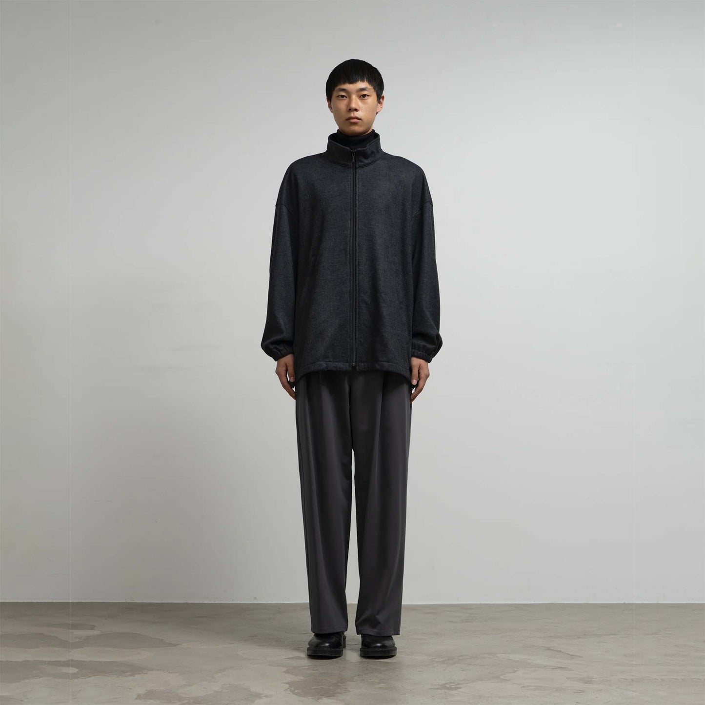 
                  
                    WOOL SMOOTH FLANNEL TRACK BLOUSON
                  
                