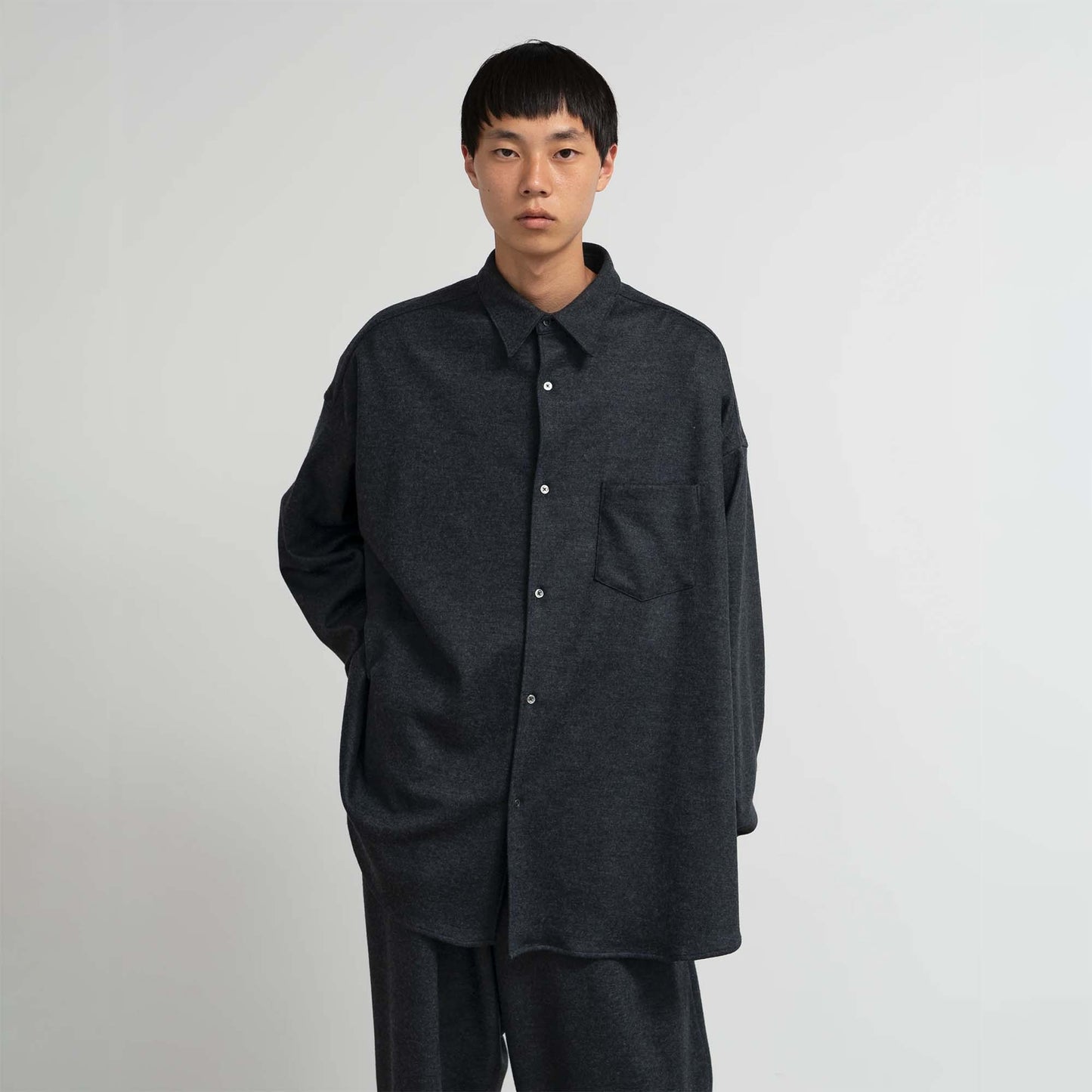 
                  
                    WOOL SMOOTH FLANNEL OVERSIZED REGULAR COLLAR SHIRT
                  
                