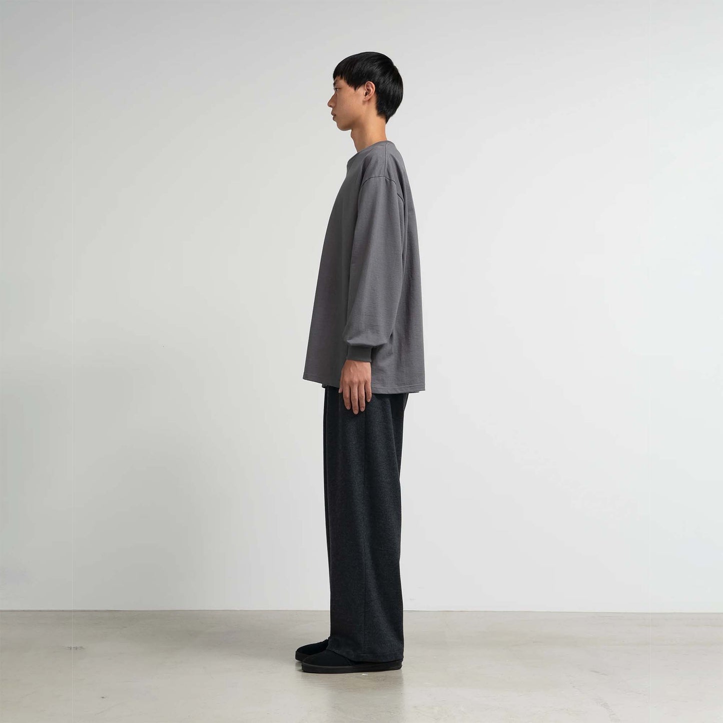 
                  
                    WOOL SMOOTH FLANNEL EASY WIDE PANTS
                  
                