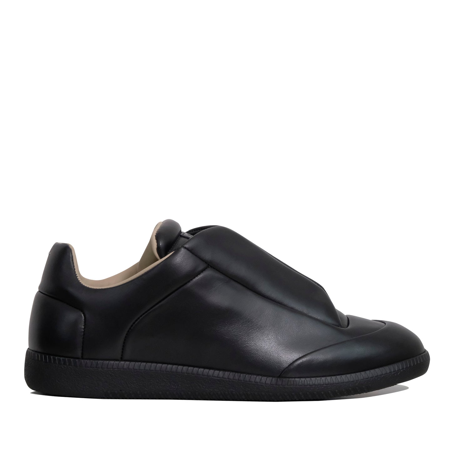 
                  
                    FUTURE LOW-TOP
                  
                