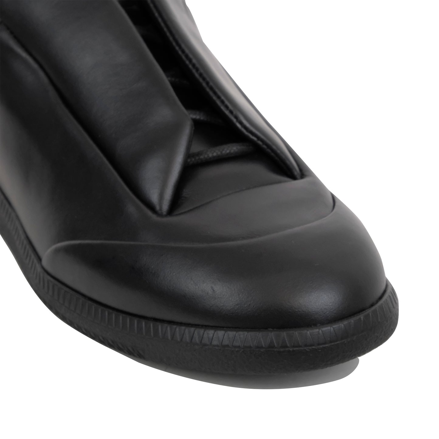 
                  
                    FUTURE LOW-TOP
                  
                