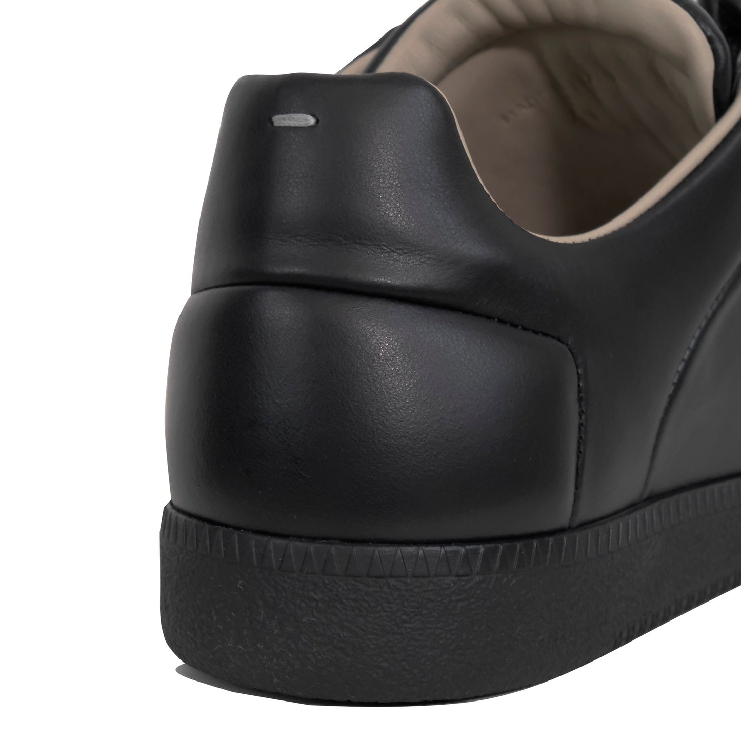 
                  
                    FUTURE LOW-TOP
                  
                