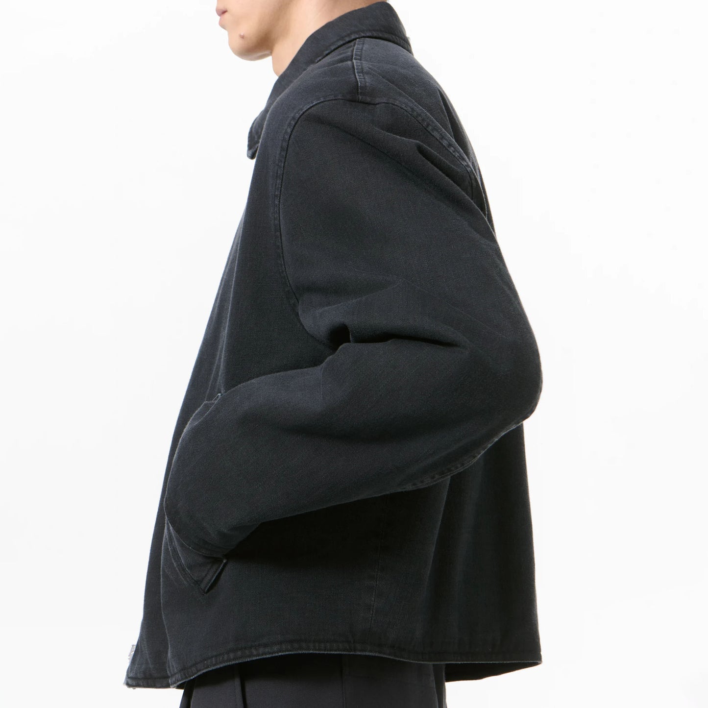 
                  
                    SLIGHT JACKET
                  
                
