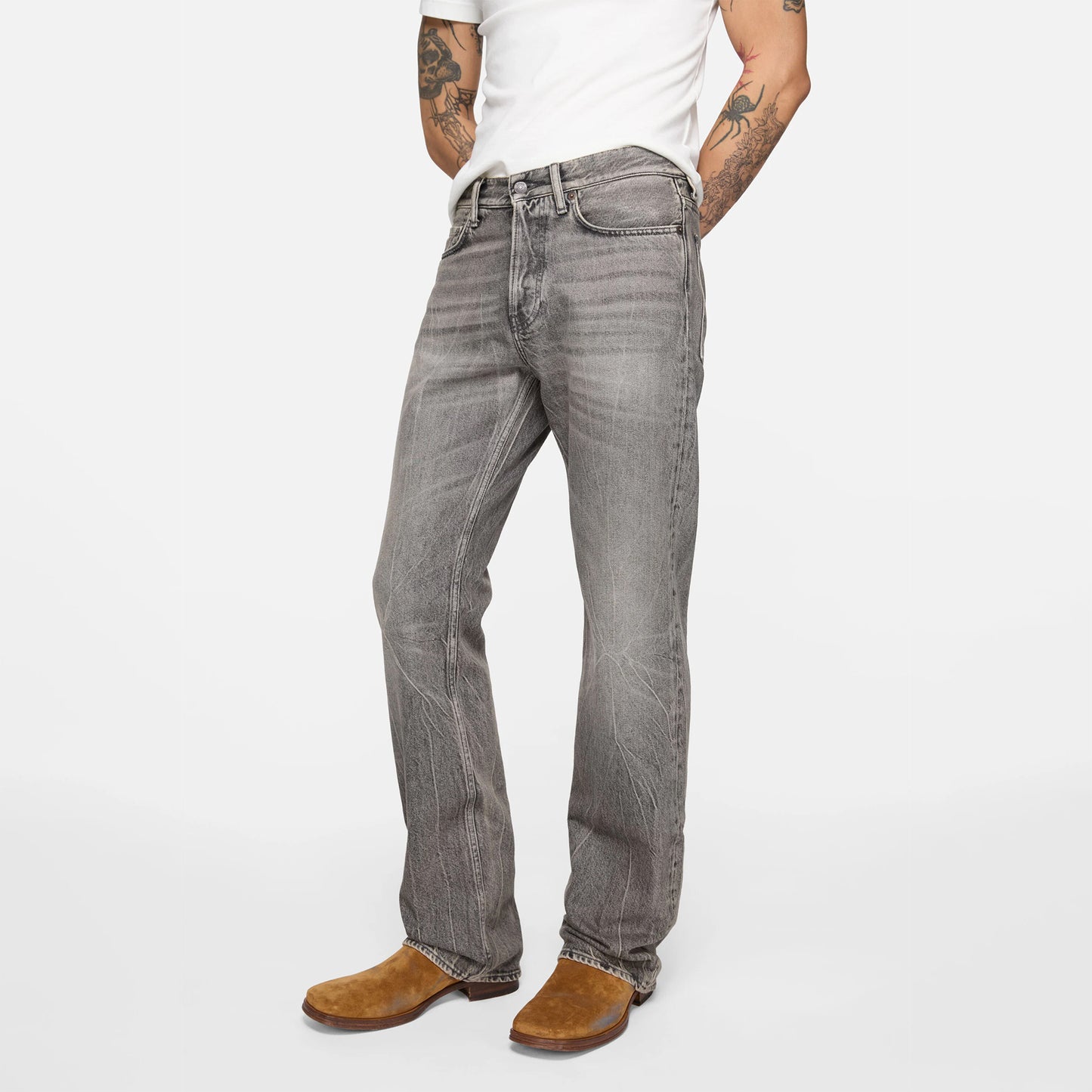 
                  
                    REGULAR FIT JEANS - 2010M
                  
                
