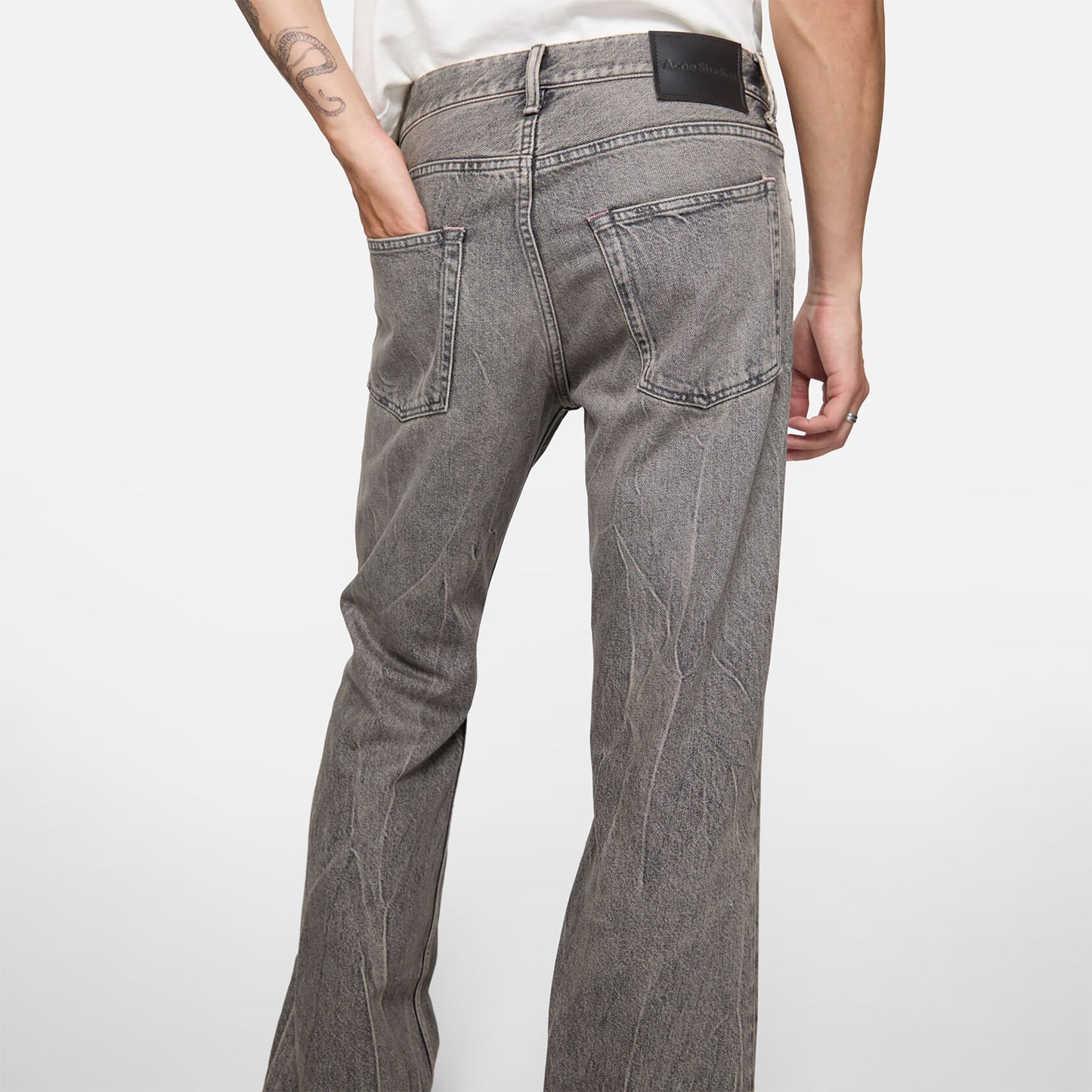 
                  
                    REGULAR FIT JEANS - 2010M
                  
                