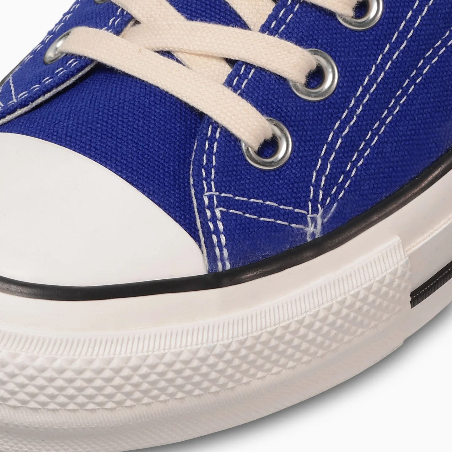 
                  
                    CHUCK TAYLOR CANVAS OX
                  
                