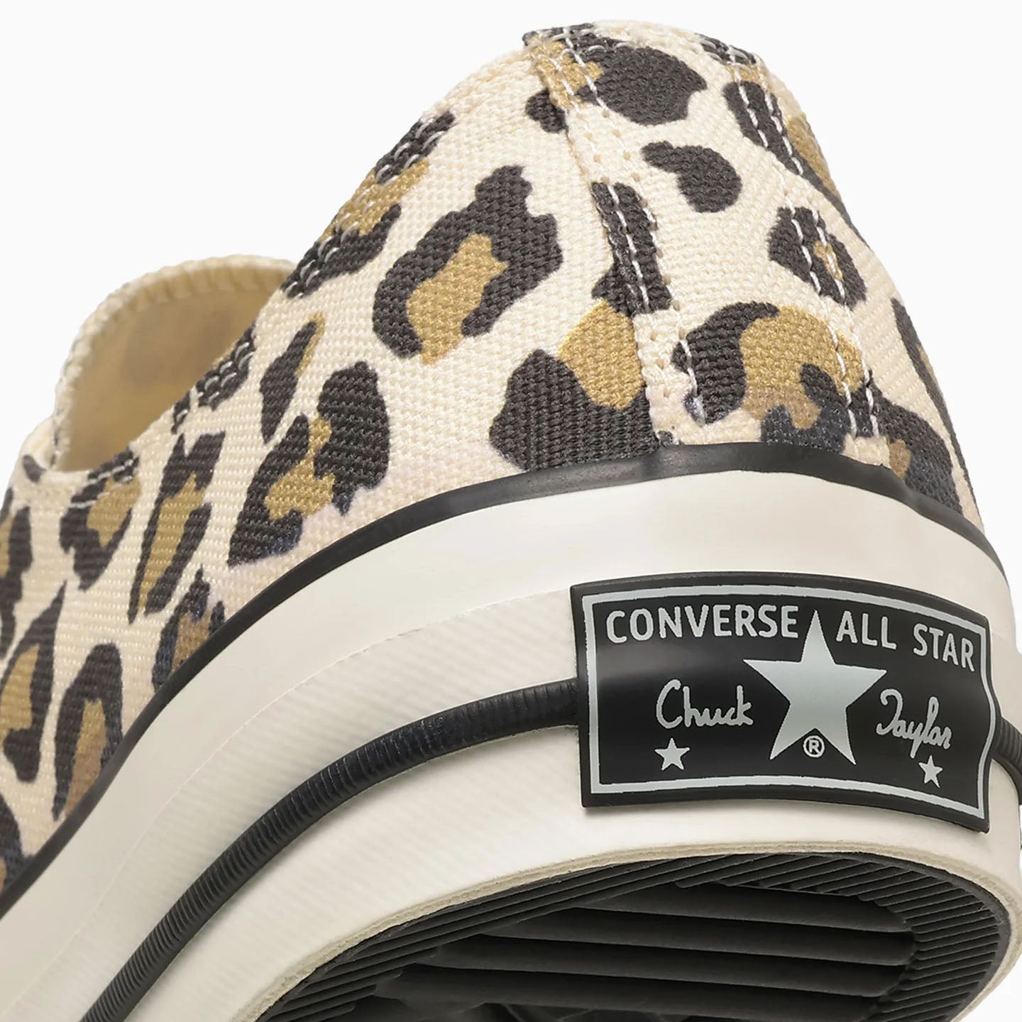 
                  
                    CHUCK TAYLOR MATERIAL OX
                  
                