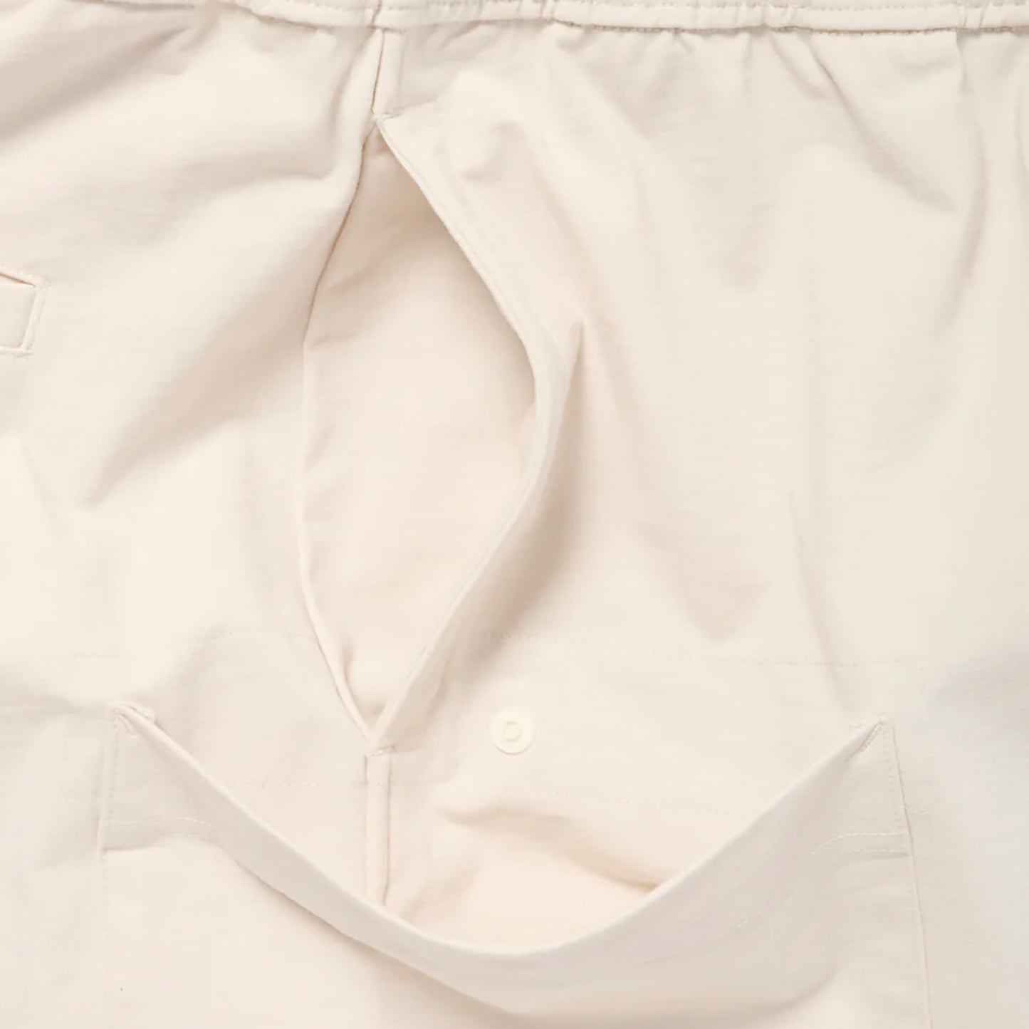 
                  
                    TECH SIDE POCKET SHORTS BREWED PROTEIN
                  
                