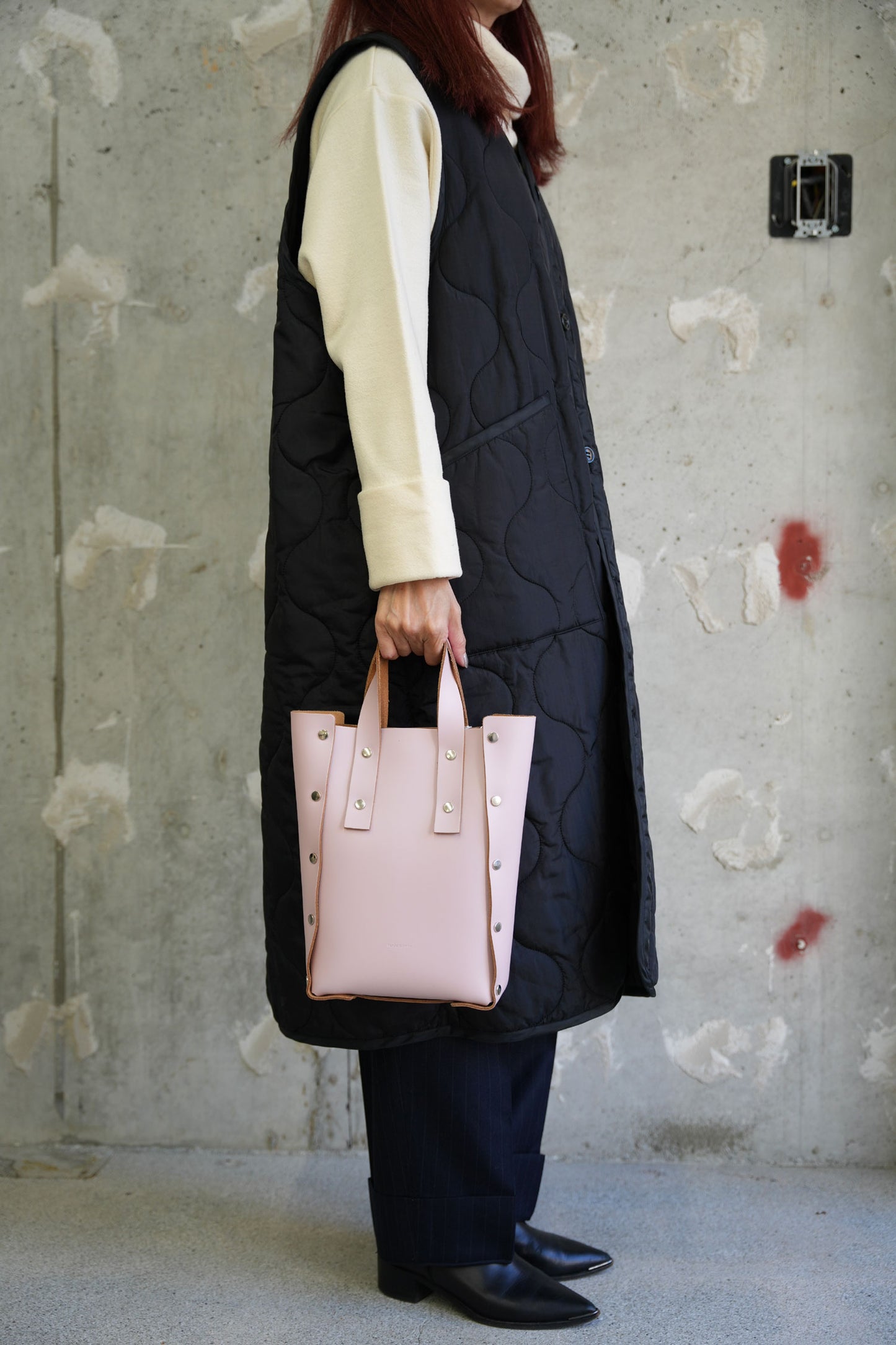 
                  
                    assemble hand bag tall S -PINK-
                  
                