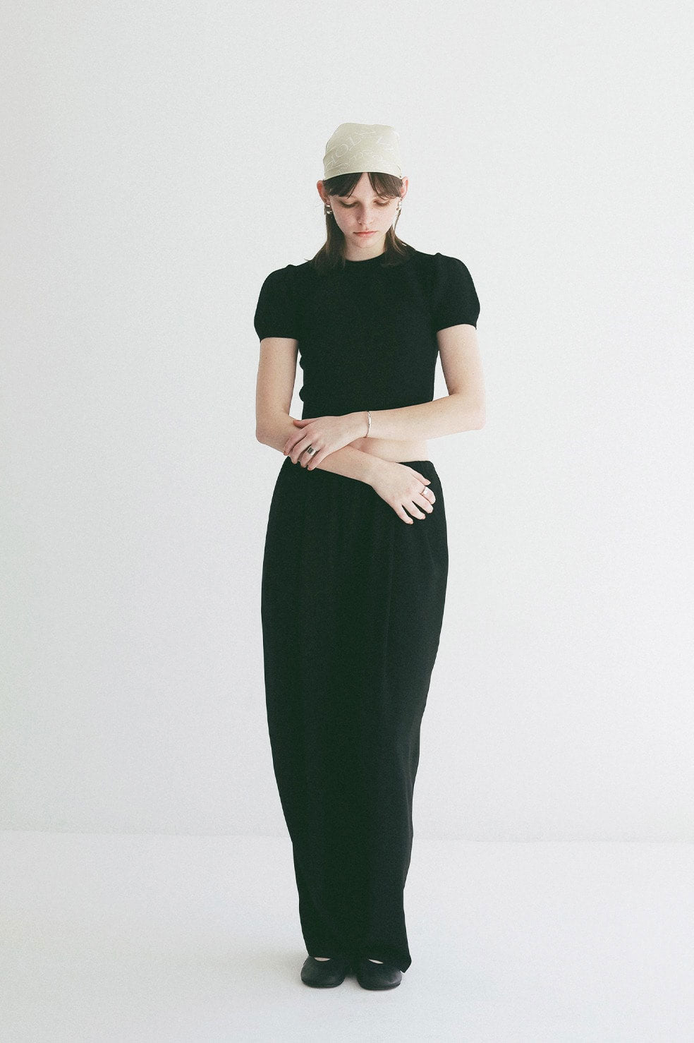 
                  
                    DRAWSTRING LOOSE TUCK PANTS
                  
                