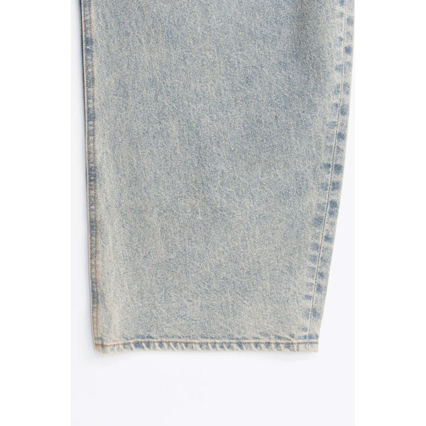 
                  
                    High-waisted Curved Denim-BLUE-
                  
                