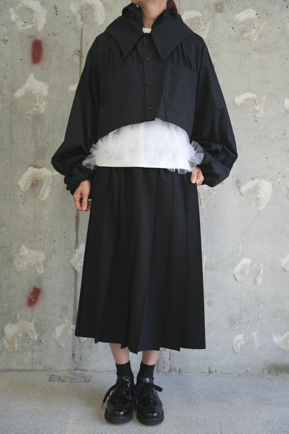 クロップド丈フーディシャツ-BLACK- – OBLIGE 