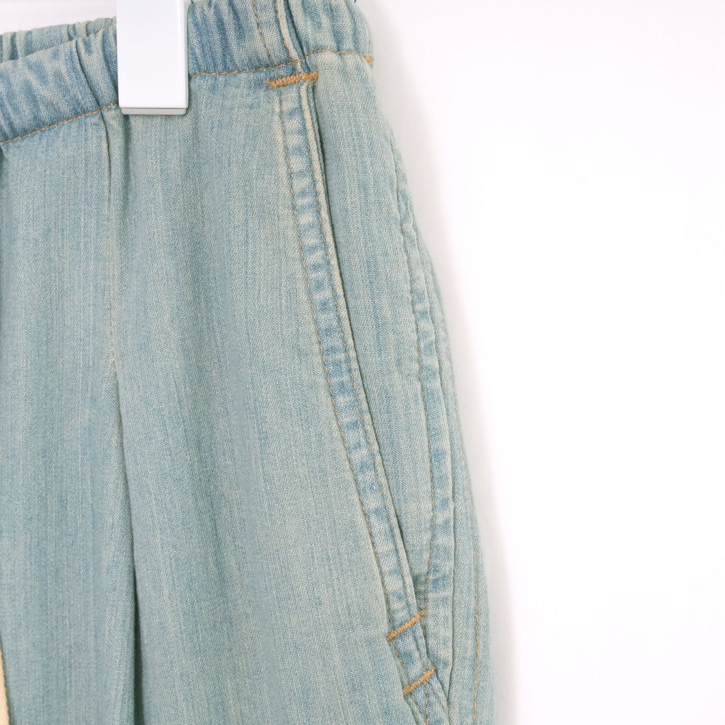 
                  
                    The Chalcedony Jean-Solid 7year-
                  
                
