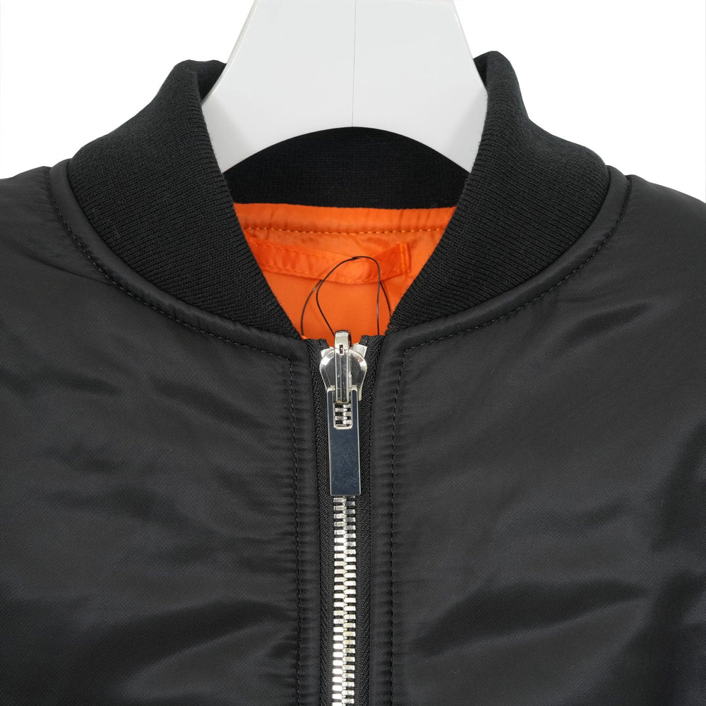 
                  
                    リバーシブルフーディボンバーJK-BLACK-
                  
                