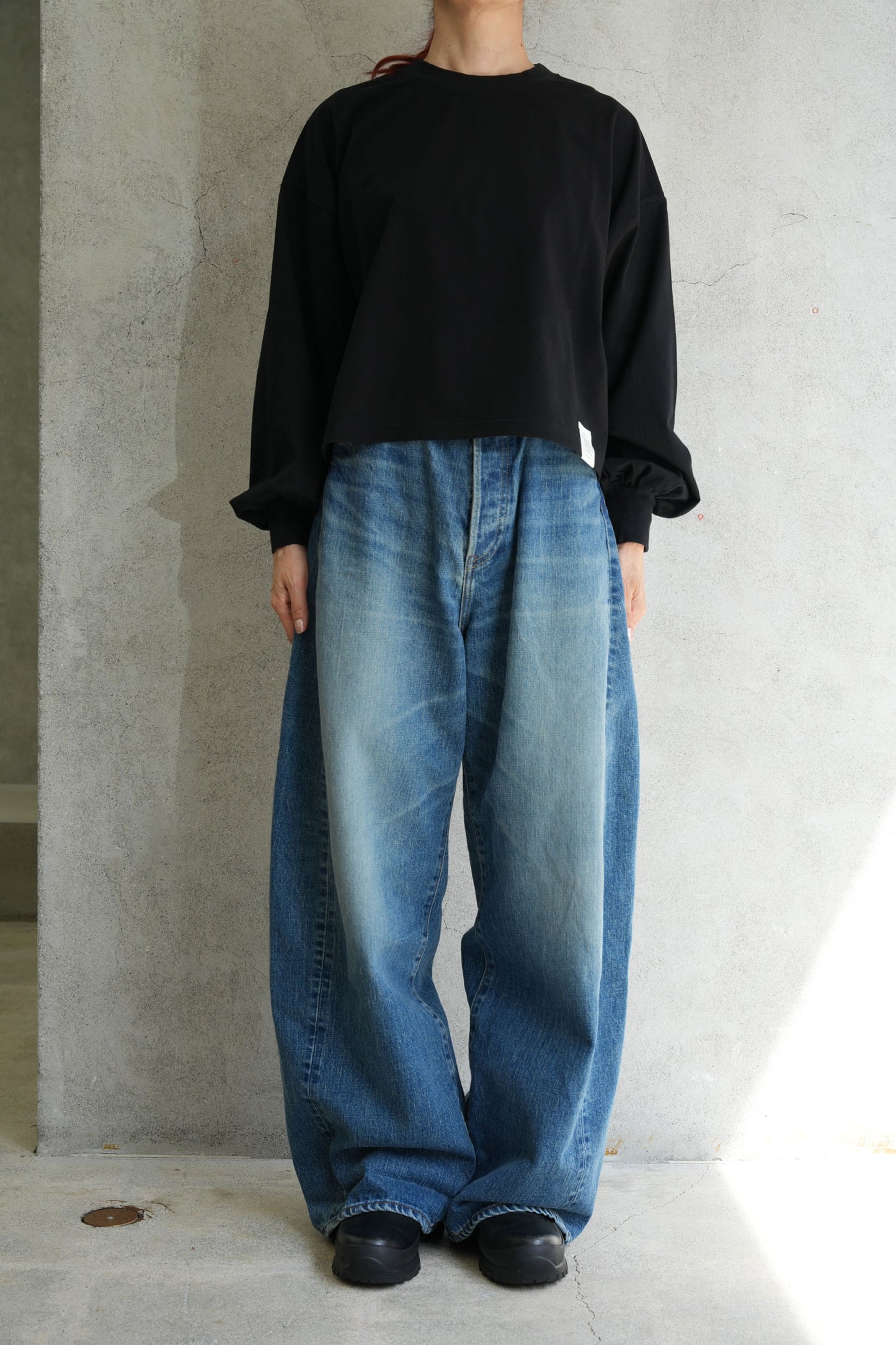 
                  
                    CROPPED LONG-SLV TEE/BIG FIT(6.5OZ)-BLACK-
                  
                
