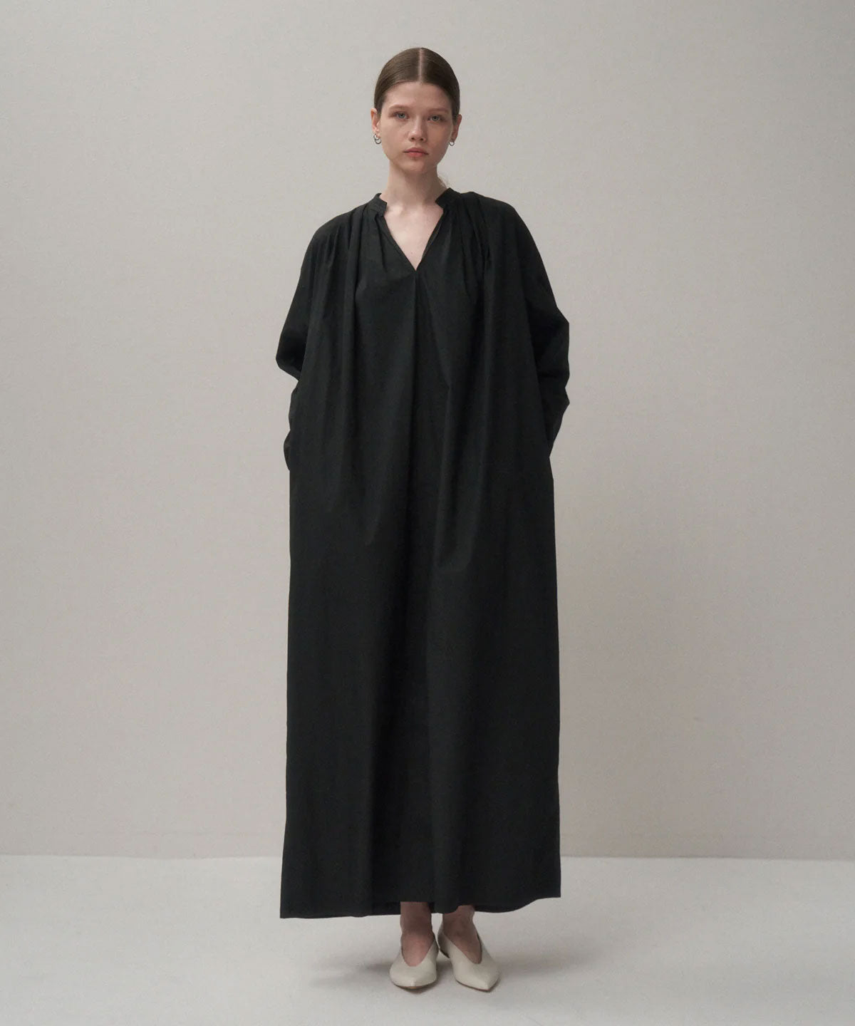 
                  
                    NATURAL DYED COTTON LAWN | TUCKED LONG SLEEVE DRESS-BLACK-
                  
                