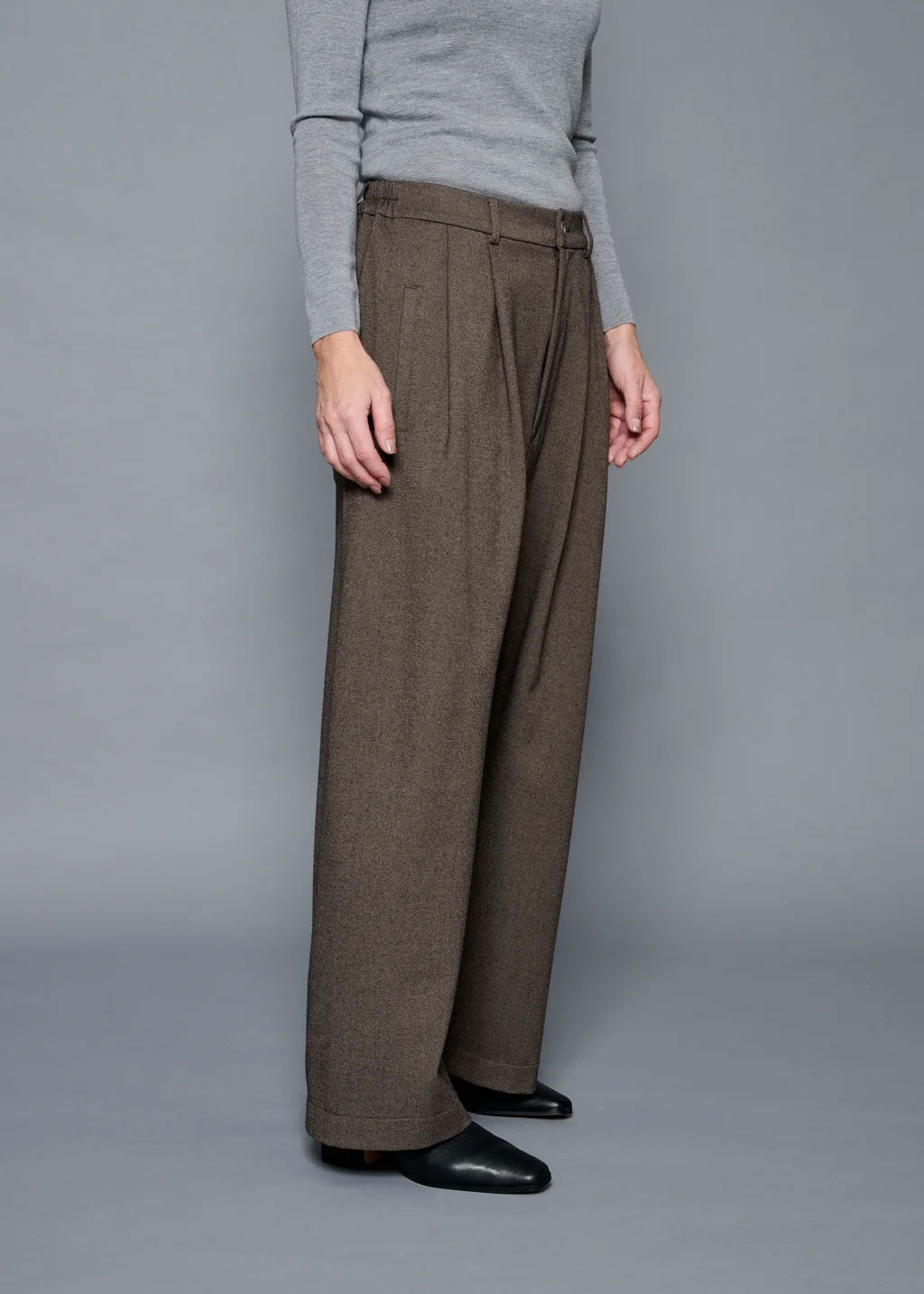 
                  
                    LUCY BAGGY TROUSERS / SOFT FLANNEL SUITING
                  
                