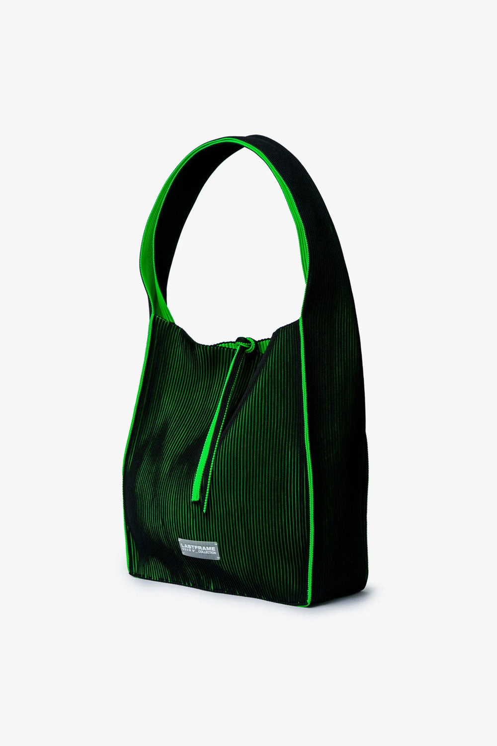 
                  
                    KASANE REVERSIBLE TASUKI TOTE LARGE -BLACK×NEON GREEN-
                  
                