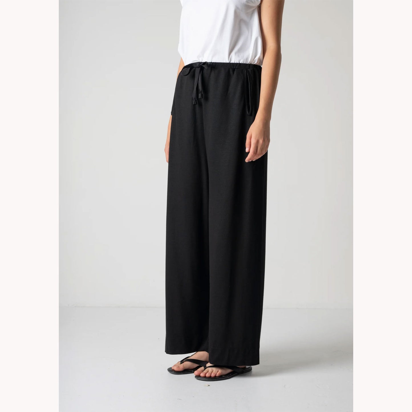 
                  
                    ALISON TROUSERS -BLACK-
                  
                