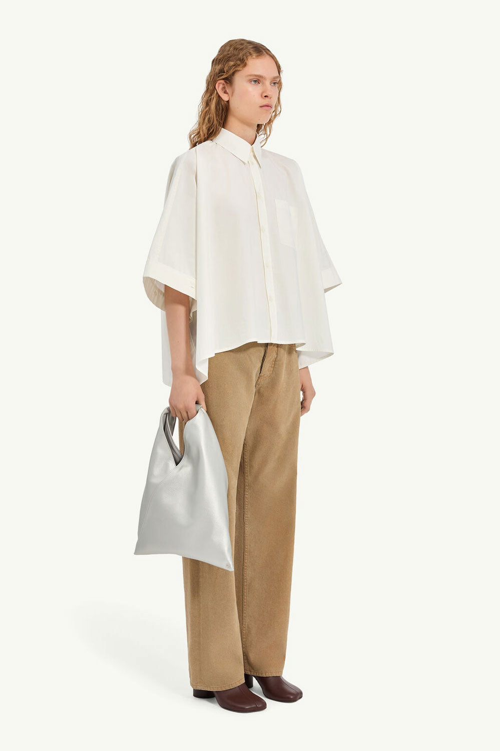 
                  
                    Cropped shirt -WHITE-
                  
                