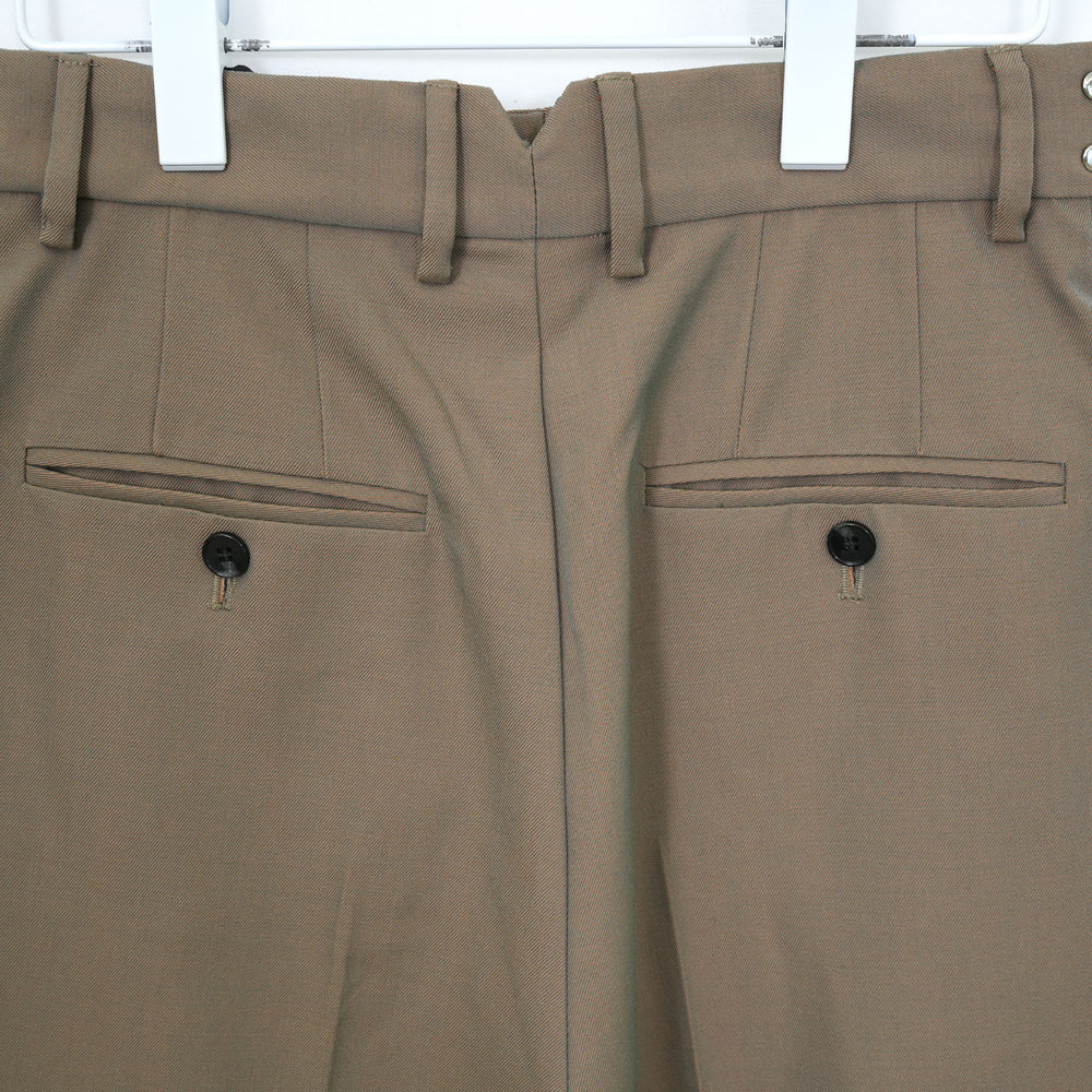
                  
                    Low-crotch Bermuda Pants-GREY
                  
                