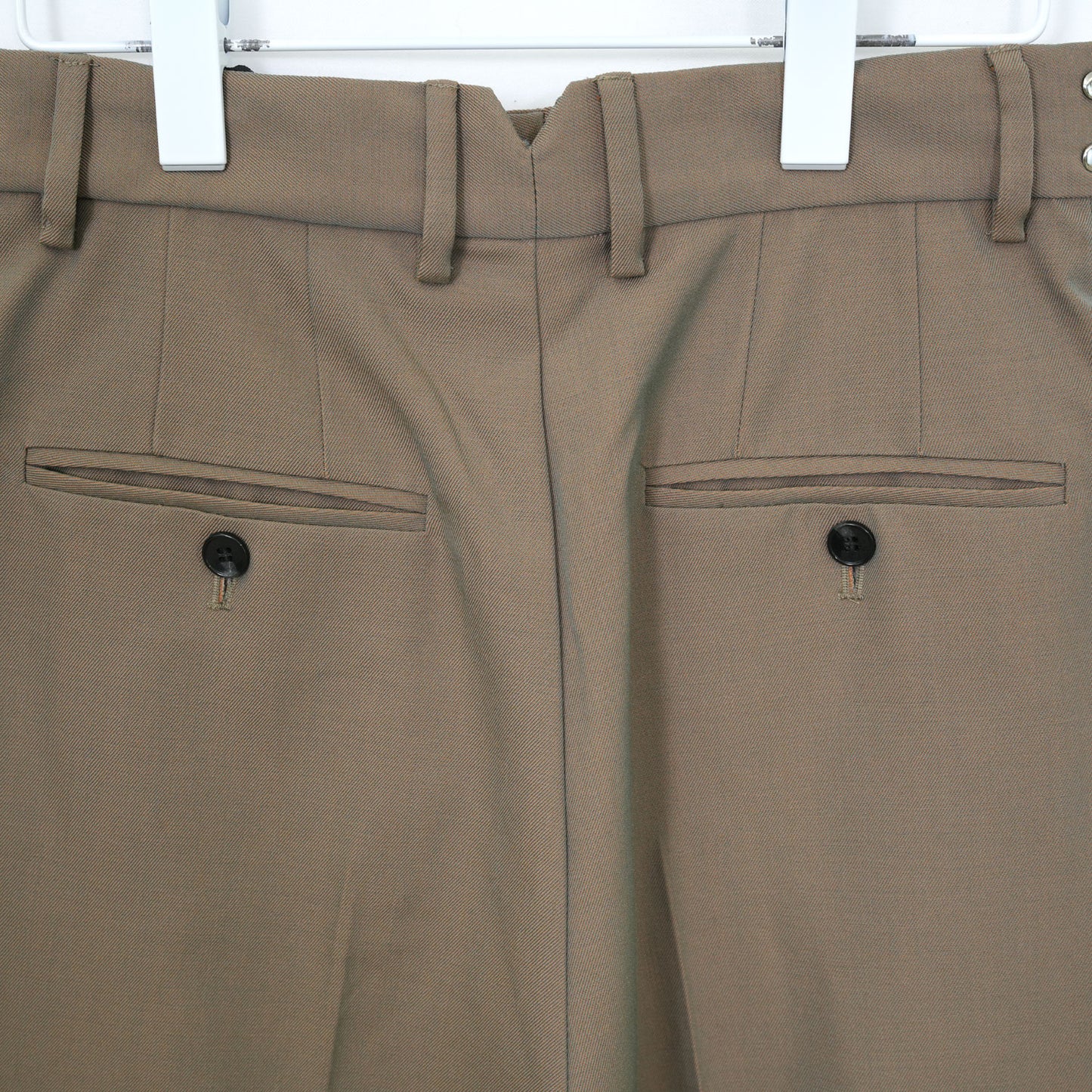 
                  
                    Low-crotch Bermuda Pants-GREY
                  
                