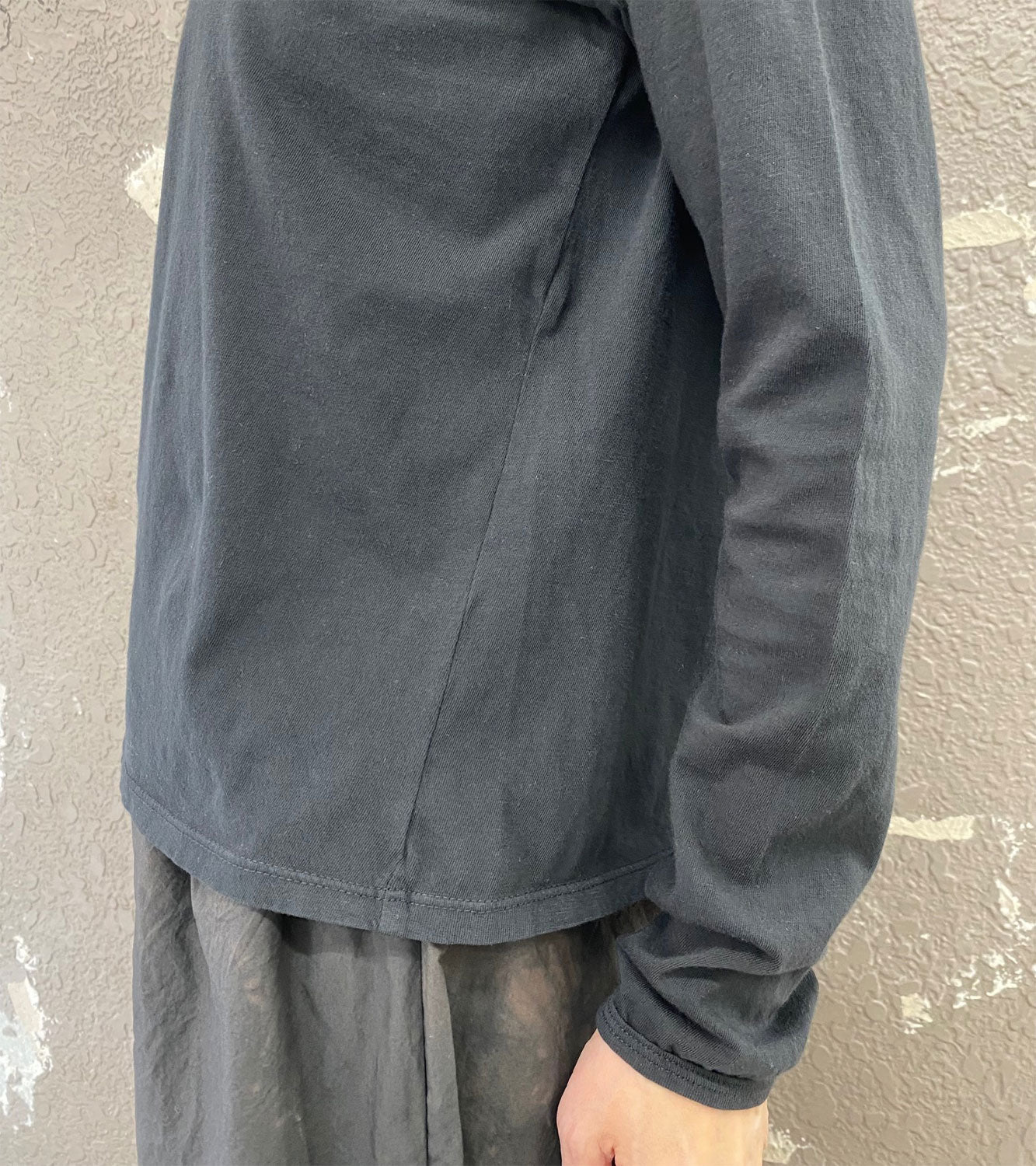 
                  
                    ORGANIC COTTON LONG SLEEVE T-SHIRT
                  
                