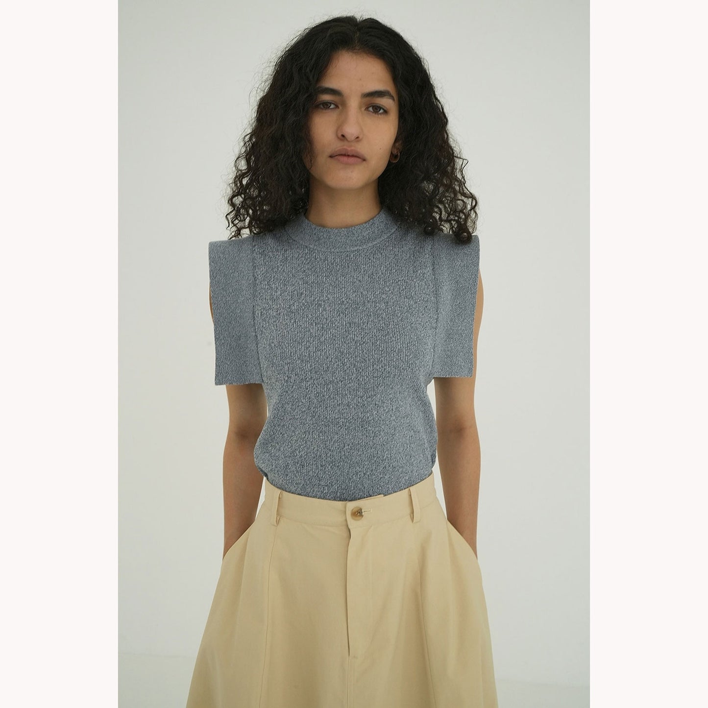 
                  
                    SQUARE SLEEVE KNIT TOPS -BEIGE-
                  
                