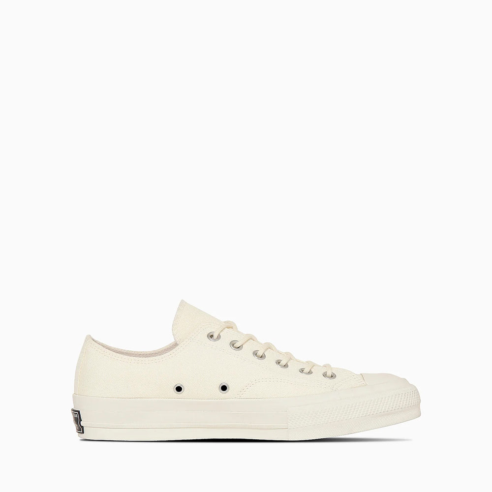 
                  
                    CHUCK TAYLOR CANVAS OX
                  
                