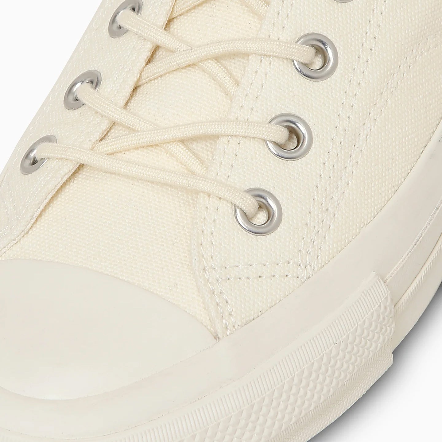 
                  
                    CHUCK TAYLOR CANVAS OX
                  
                