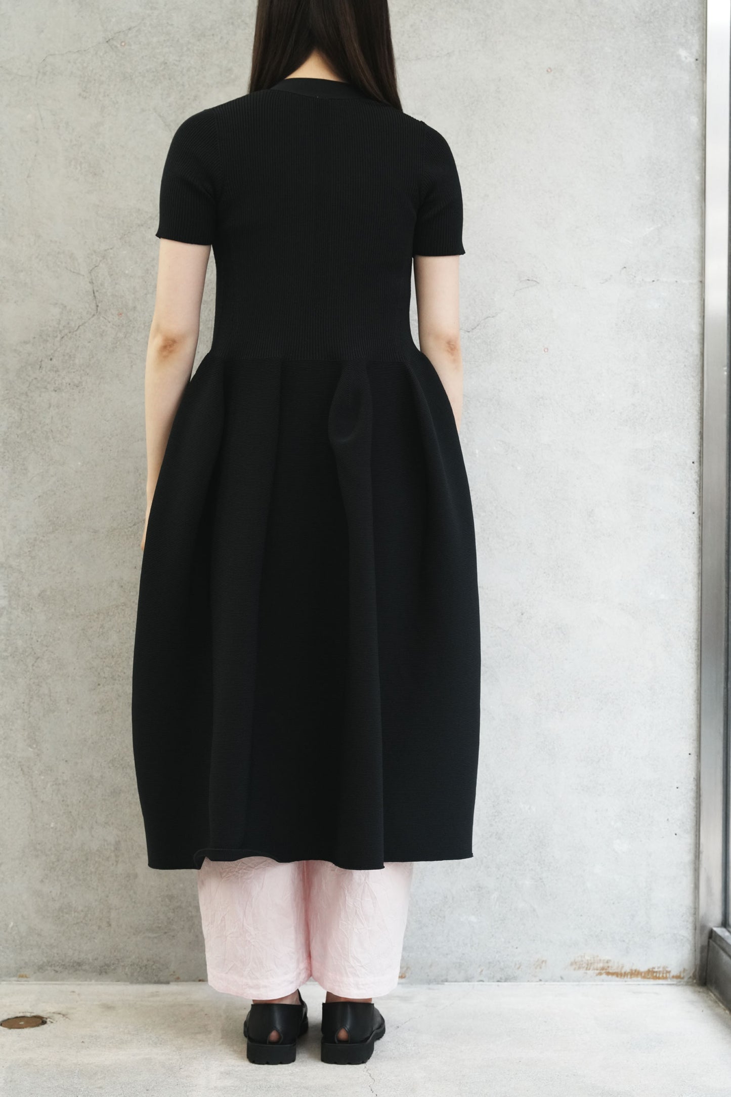 
                  
                    POTTERY SHORT SLEEVE CARDIGAN DRESS
                  
                