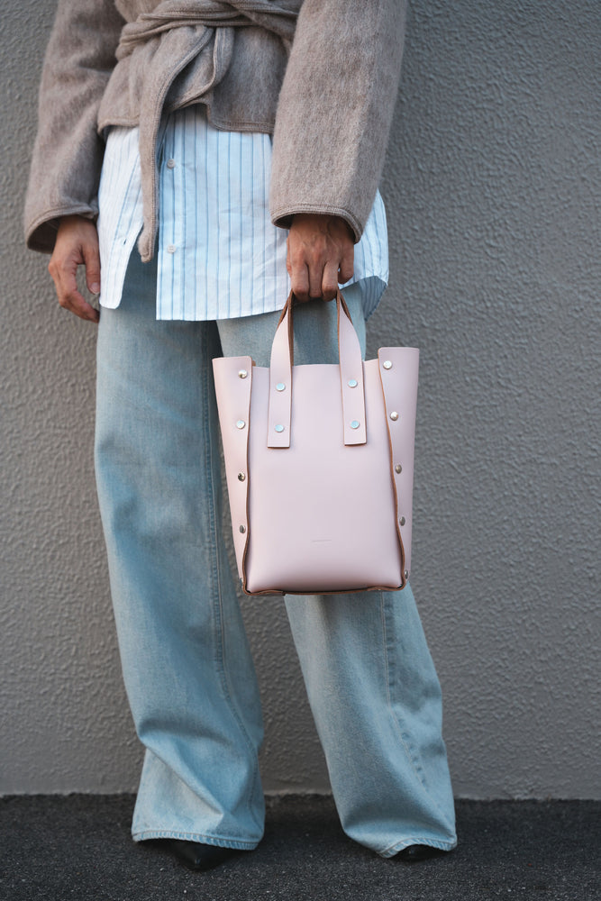 
                  
                    assemble hand bag tall S -PINK-
                  
                