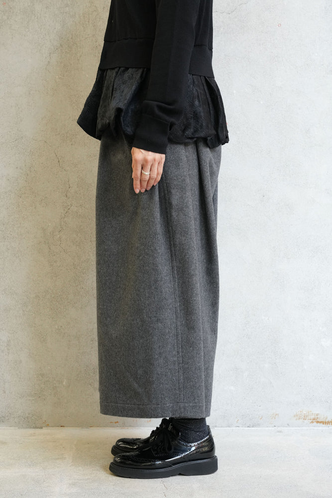 
                  
                    ウールエステルクロスパンツ-TOPGREY-
                  
                