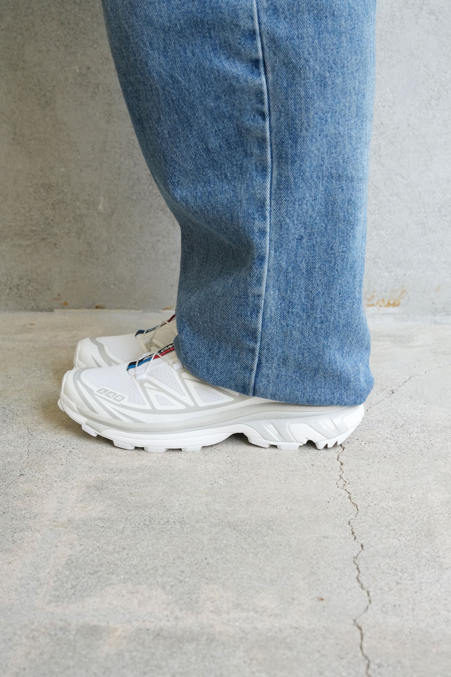 
                  
                    XT-6 -WHITE-
                  
                