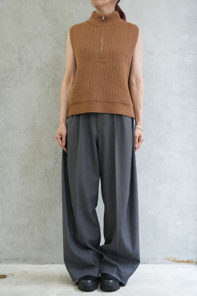 
                  
                    RIBBED KNIT WOOL VEST-BLACK-
                  
                