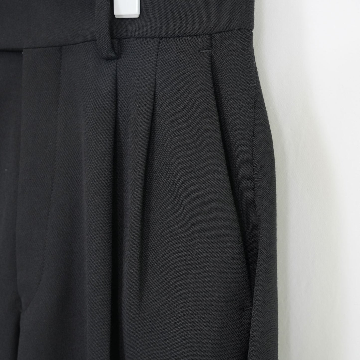 
                  
                    DOESKIN BARREL-LEG PANTS-CHACOAL-
                  
                
