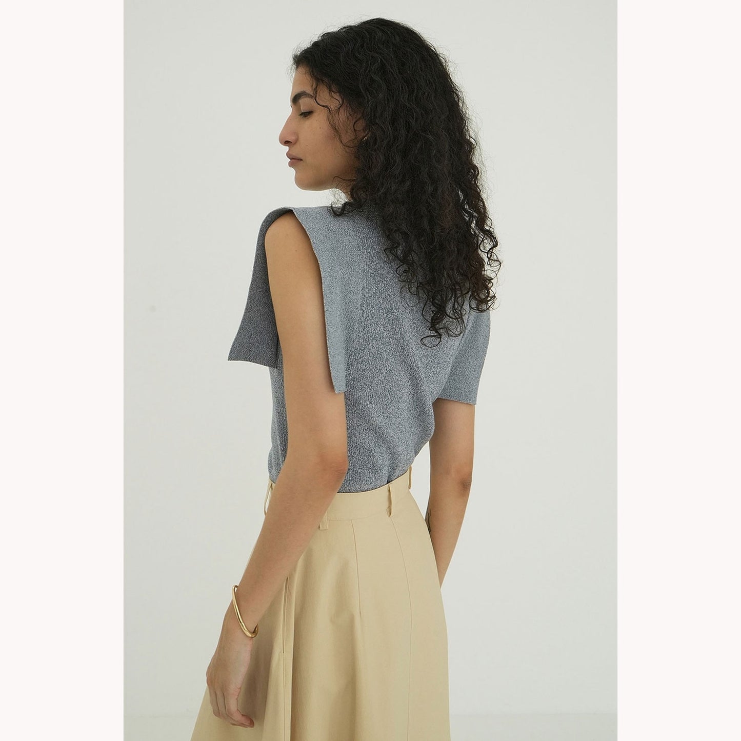 
                  
                    SQUARE SLEEVE KNIT TOPS -BEIGE-
                  
                