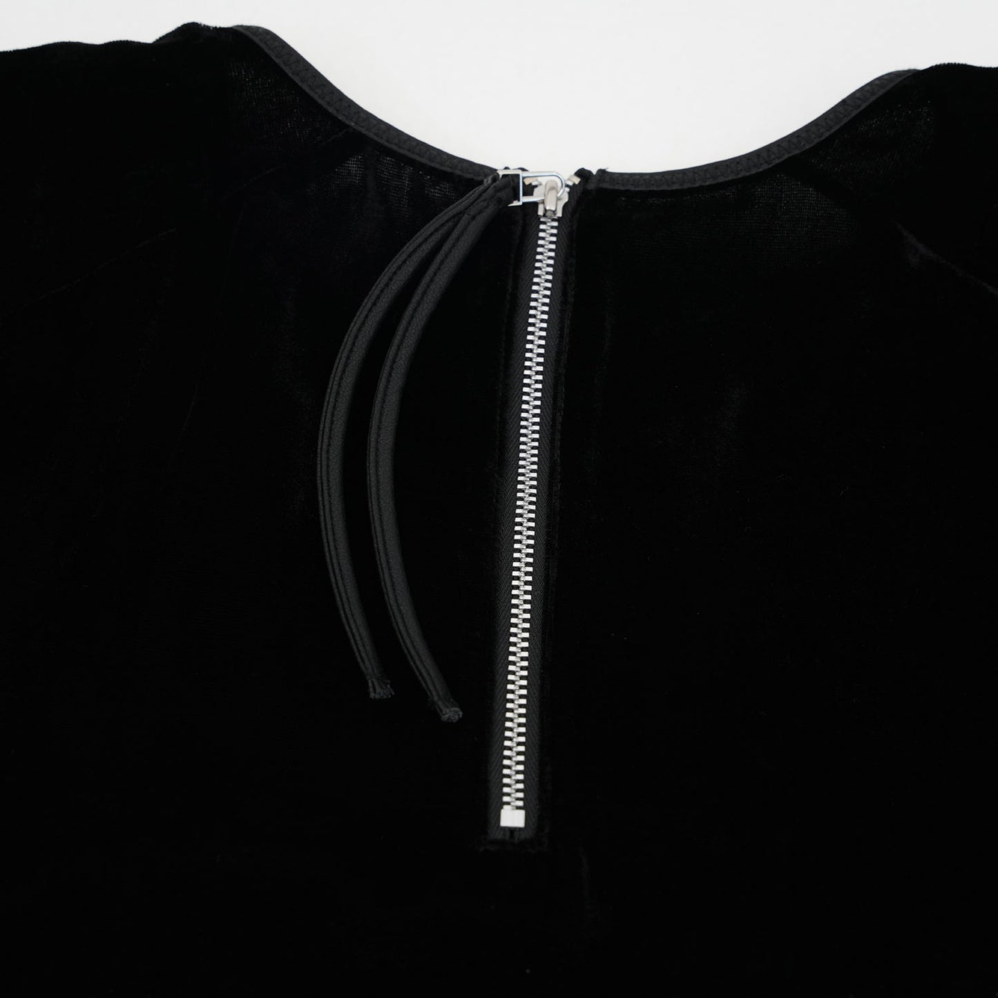 
                  
                    Shoulder Gathered Velour T-Shirt-C.GREY-
                  
                